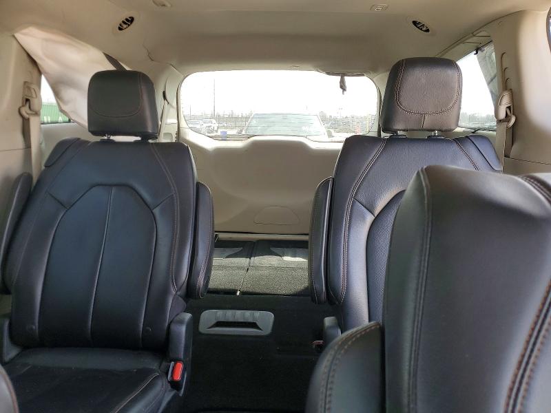 47536286 :رقم المزاد ، 2C4RC1BG6JR290394 vin ، 2018 Chrysler Pacifica مزاد بيع