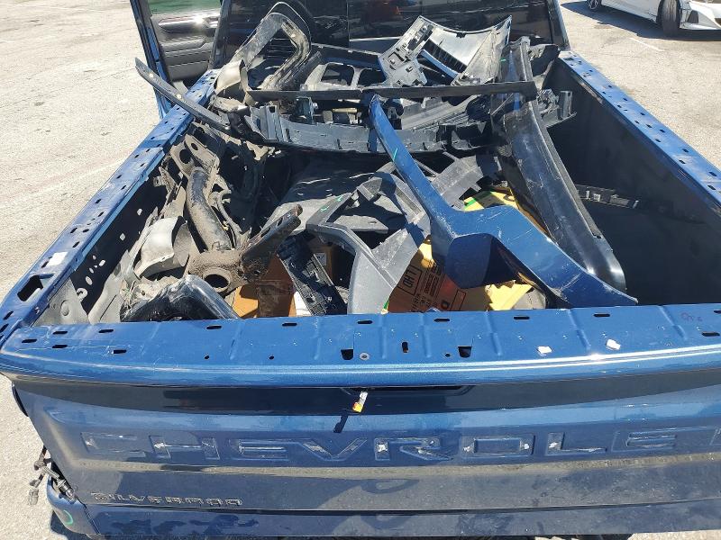 Продажа на аукционе авто 2024 Chevrolet Silverado, vin: 3GCUDFE86RG215690, номер лота: 47596016