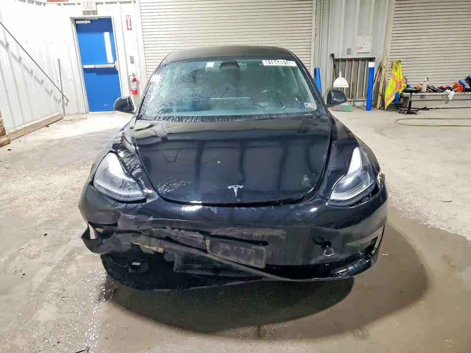 41944516 :رقم المزاد ، 5YJ3E1EA5NF288337 vin ، 2022 Tesla Model 3 مزاد بيع