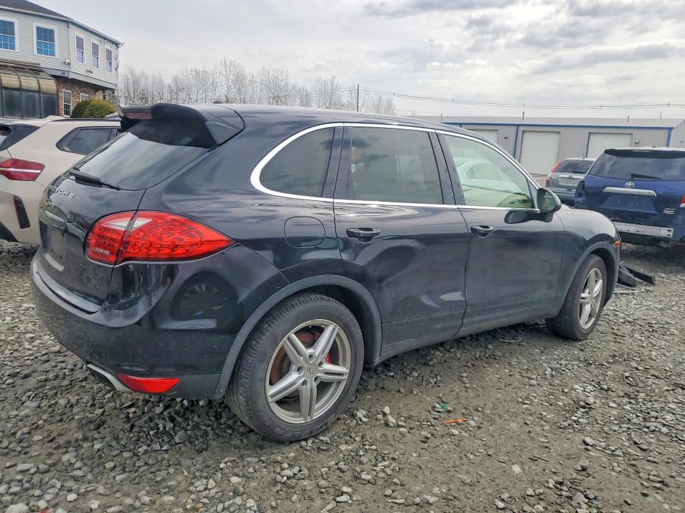 47032276 :رقم المزاد ، WP1AA2A22DLA03496 vin ، 2013 Porsche Cayenne مزاد بيع