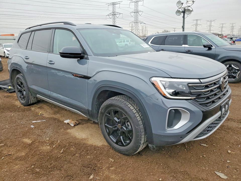 79581905 :رقم المزاد ، 1V2CR2CAXSC572163 vin ، 2025 Volkswagen Atlas مزاد بيع