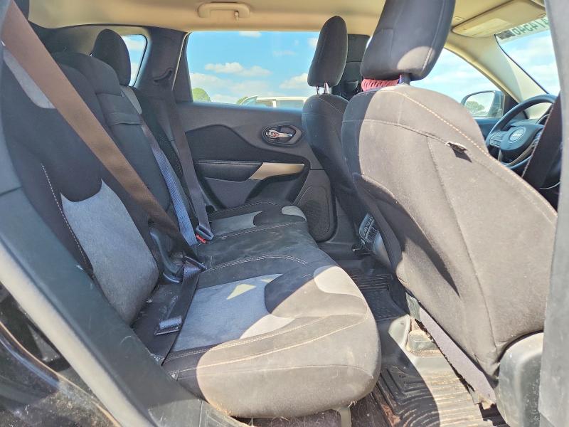 47454696 :رقم المزاد ، 1C4PJLCB5JD513362 vin ، 2018 Jeep Cherokee مزاد بيع
