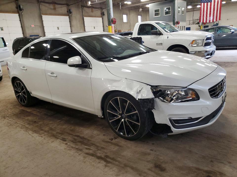 Продаж на аукціоні авто 2016 Volvo S60, vin: YV126MFK4G2406685, номер лоту: 45795966