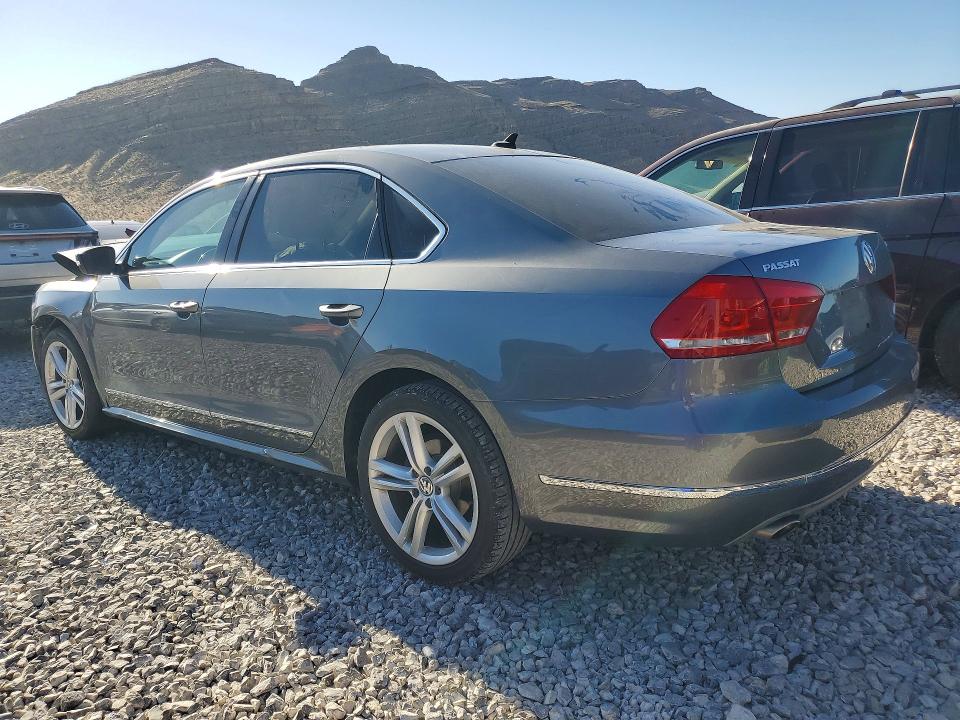 46710806 :رقم المزاد ، 1VWCV7A34FC010017 vin ، 2015 Volkswagen Passat مزاد بيع