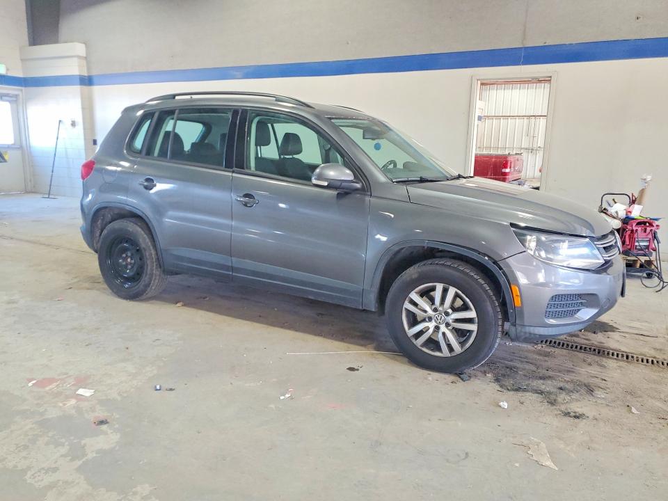 Aukcja sprzedaży 2016 Volkswagen Tiguan, vin: WVGBV7AX7GW573706, numer aukcji: 46900026