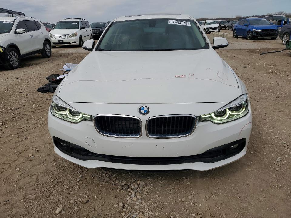 47343776 :رقم المزاد ، WBA8A3C50JA505439 vin ، 2018 Bmw 320 مزاد بيع