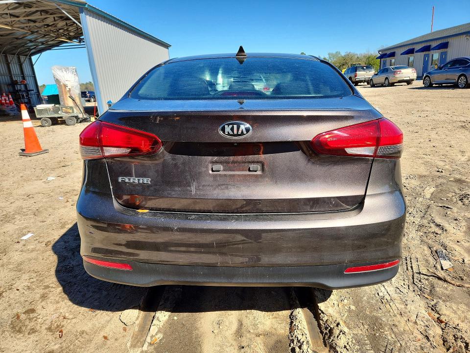 79420685 :رقم المزاد ، 3KPFL4A75JE205682 vin ، 2018 Kia Forte مزاد بيع
