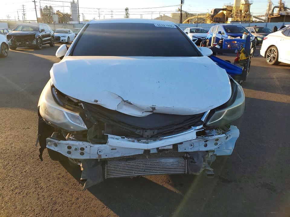 46321936 :رقم المزاد ، 1G1BE5SM9J7192253 vin ، 2018 Chevrolet Cruze مزاد بيع
