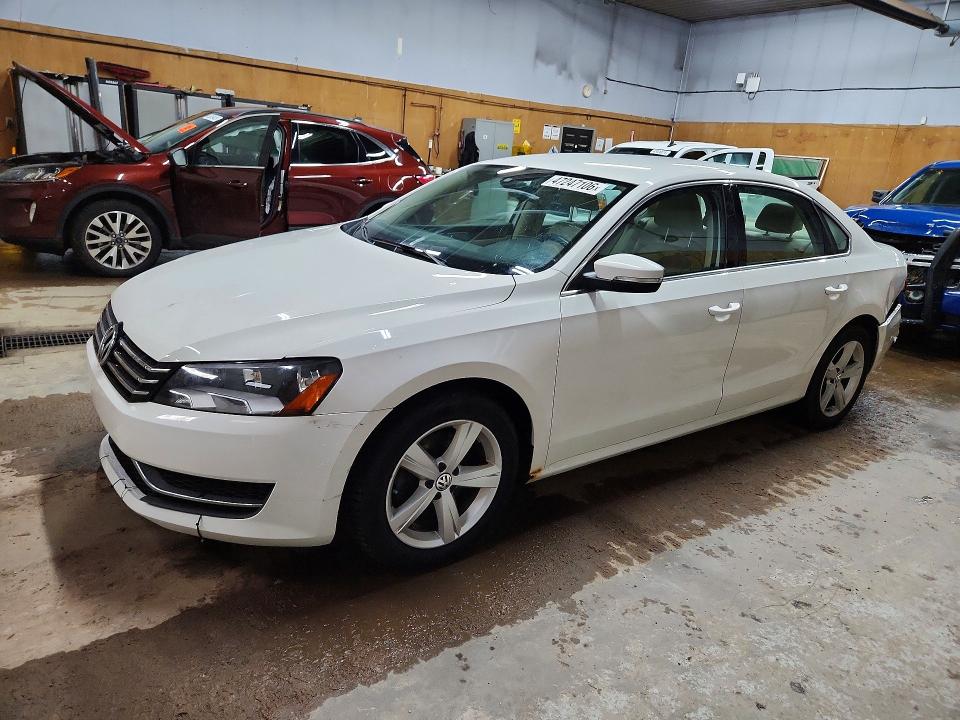 2014 Volkswagen Passat მანქანა იყიდება აუქციონზე, vin: 1VWBT7A39EC105057, აუქციონის ნომერი: 47247106