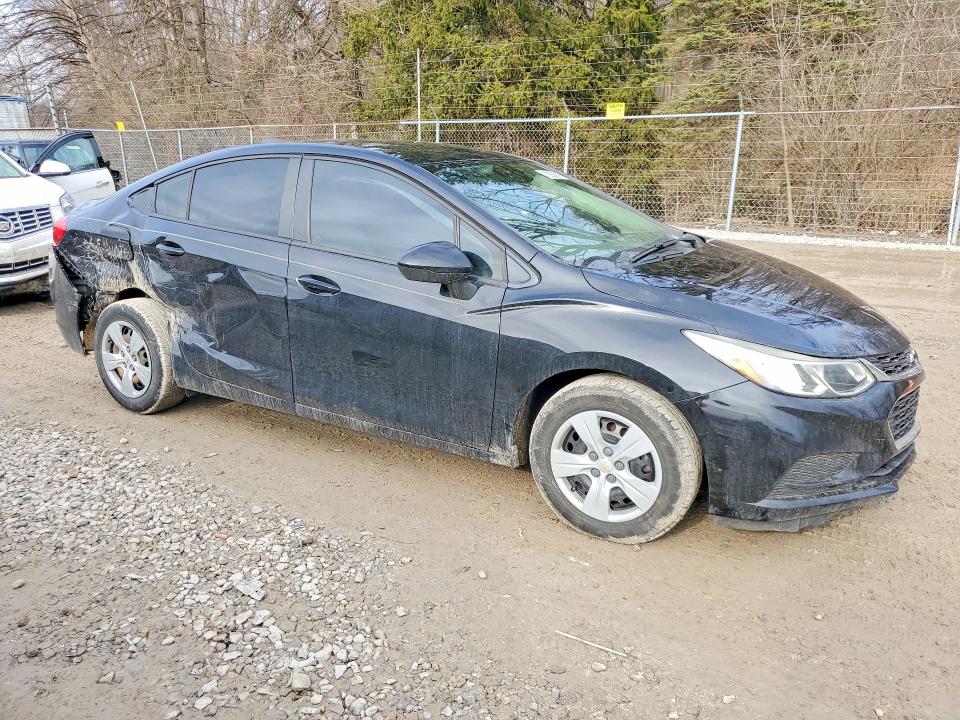 79258915 :رقم المزاد ، 1G1BC5SM7J7225823 vin ، 2018 Chevrolet Cruze مزاد بيع