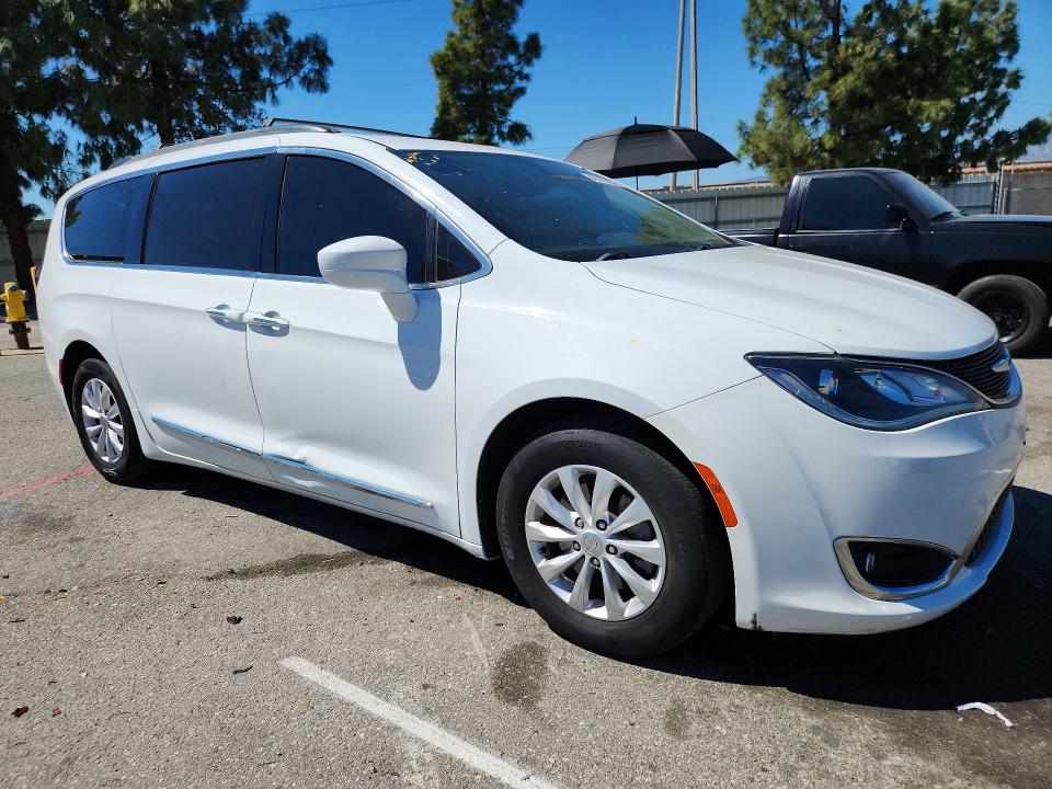 Продаж на аукціоні авто 2017 Chrysler Pacifica, vin: 2C4RC1BG4HR741204, номер лоту: 46733266