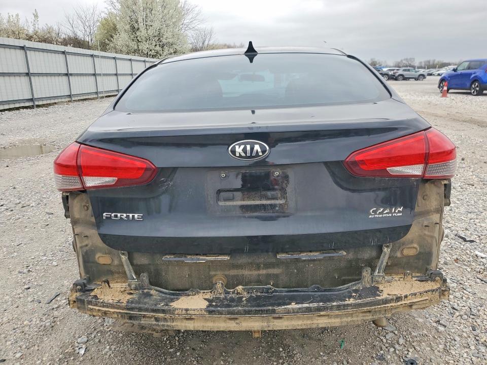 45461446 :رقم المزاد ، 3KPFK4A77HE065714 vin ، 2017 Kia Forte مزاد بيع