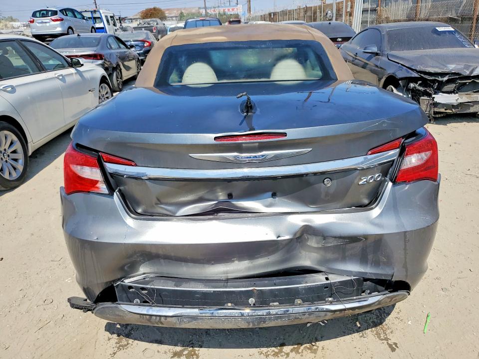 46550666 :رقم المزاد ، 1C3BCBEB9DN511368 vin ، 2013 Chrysler 200 مزاد بيع