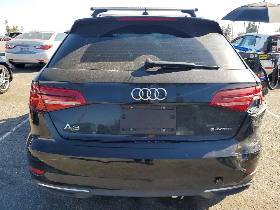 47195226 :رقم المزاد ، WAUSPBFF6JA060224 vin ، 2018 Audi A3 مزاد بيع