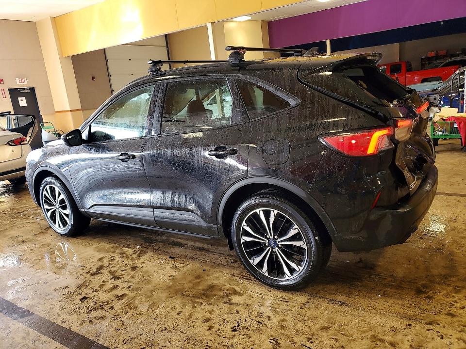 79825245 :رقم المزاد ، 1FMCU9BZ3MUA35983 vin ، 2021 Ford Escape مزاد بيع