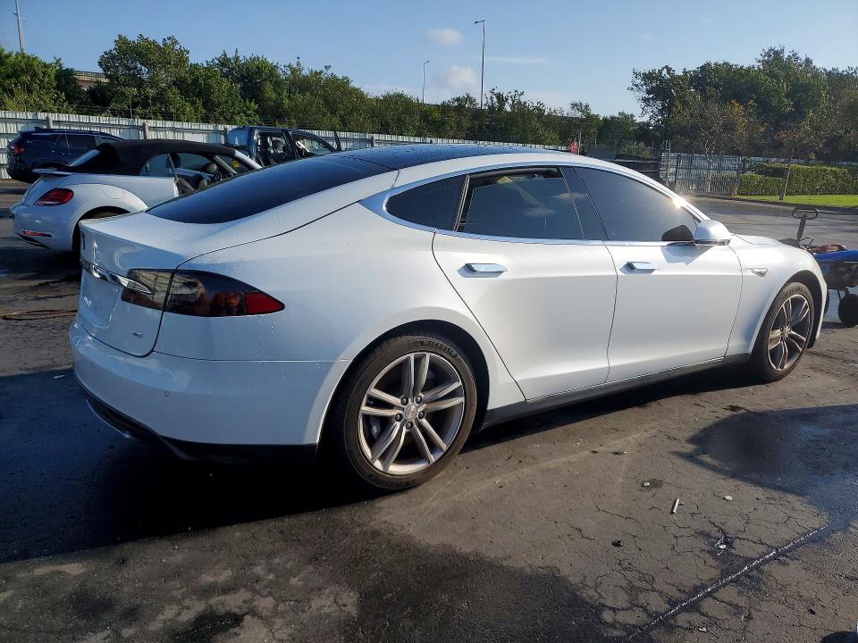 46173726 :رقم المزاد ، 5YJSA1H17EFP53316 vin ، 2014 Tesla Model S مزاد بيع