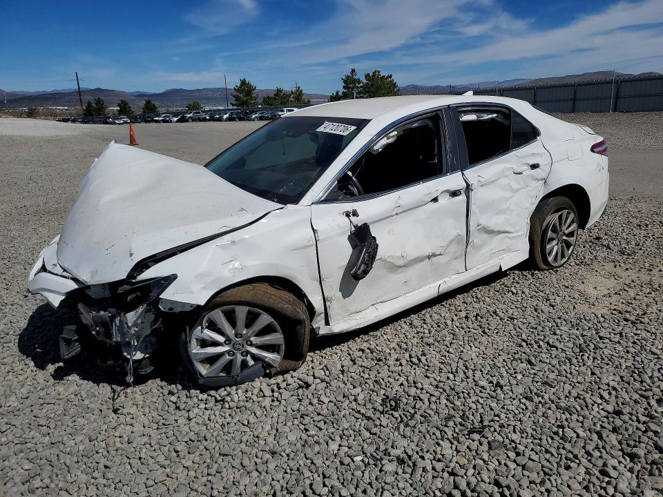 47120706 :رقم المزاد ، 4T1C11BK8LU007205 vin ، 2020 Toyota Camry مزاد بيع