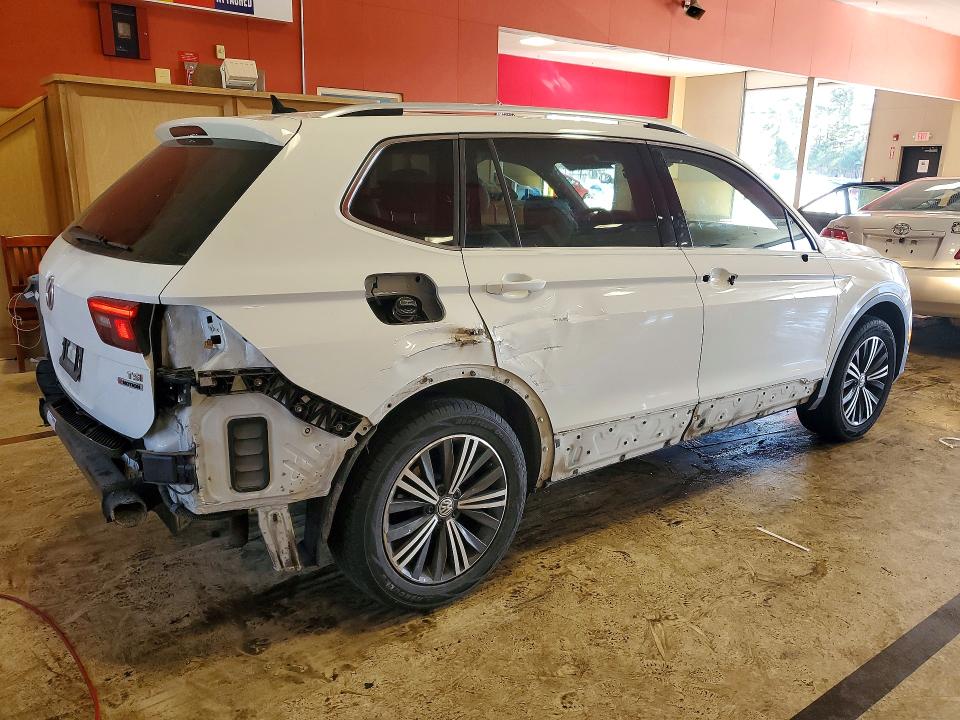79827835 :رقم المزاد ، 3VV2B7AXXJM033725 vin ، 2018 Volkswagen Tiguan مزاد بيع