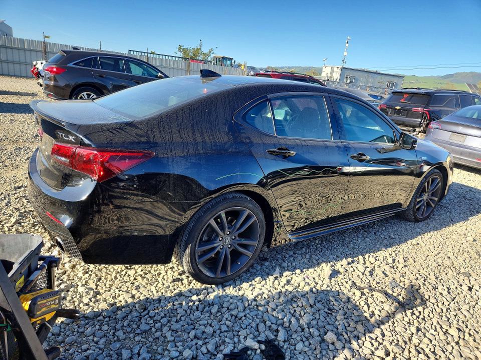 41939216 :رقم المزاد ، 19UUB2F61JA000119 vin ، 2018 Acura Tlx مزاد بيع