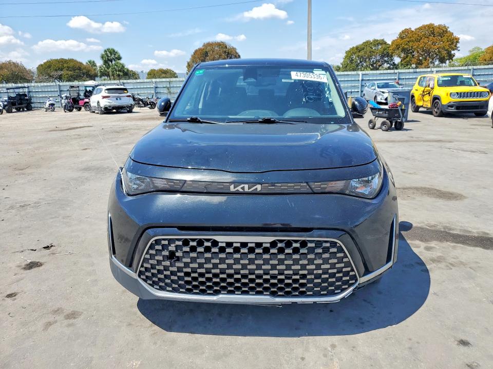47305336 :رقم المزاد ، KNDJ33AU2P7859493 vin ، 2023 Kia Soul مزاد بيع