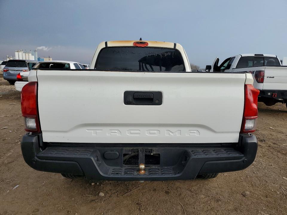 48051626 :رقم المزاد ، 5TFRX5GN2JX121428 vin ، 2018 Toyota Tacoma مزاد بيع