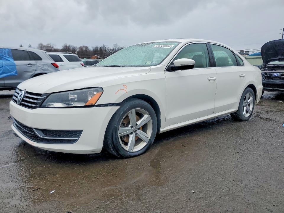 41723856 :رقم المزاد ، 1VWBP7A30CC076694 vin ، 2012 Volkswagen Passat مزاد بيع