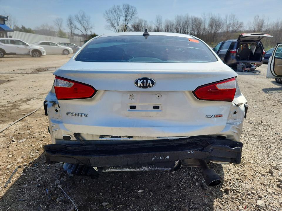 46386236 :رقم المزاد ، KNAFX4A89F5281189 vin ، 2015 Kia Forte مزاد بيع