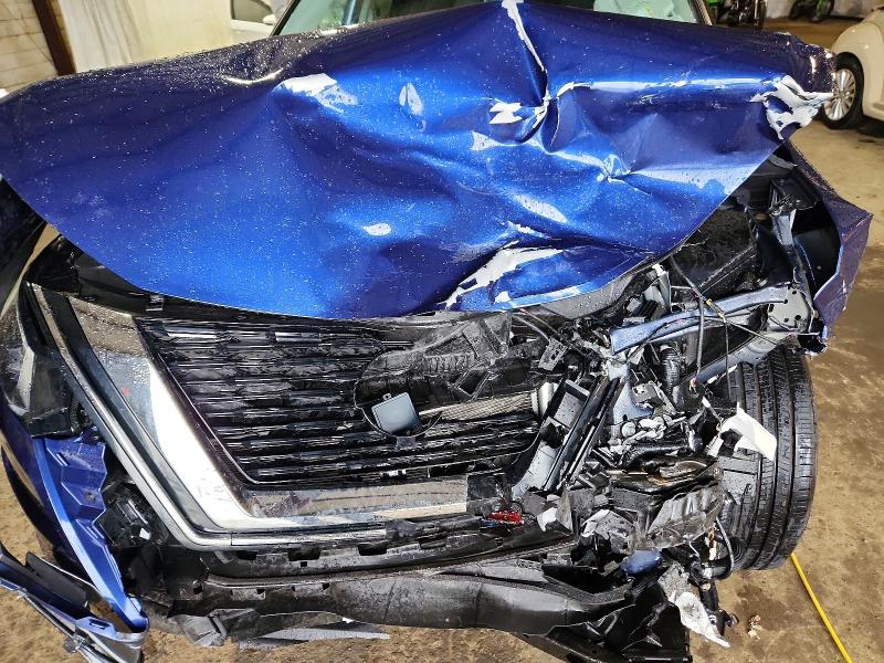 46099256 :رقم المزاد ، 5N1BT3AB2NC715767 vin ، 2022 Nissan Rogue مزاد بيع