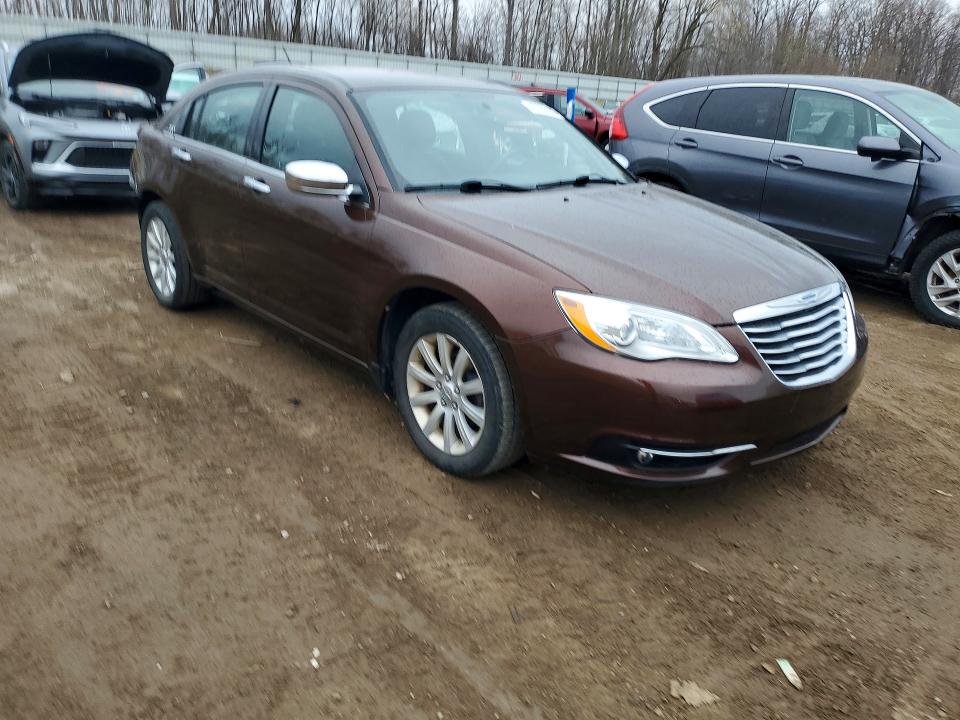 47795906 :رقم المزاد ، 1C3CCBCG2DN580177 vin ، 2013 Chrysler 200 مزاد بيع