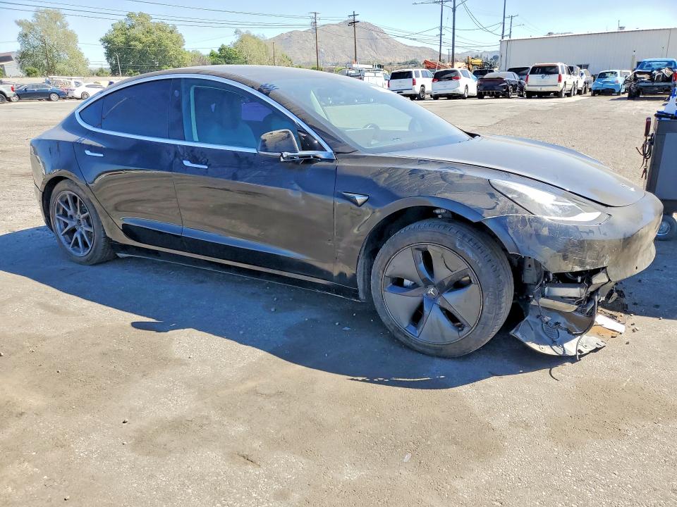 47116726 :رقم المزاد ، 5YJ3E1EA7KF397796 vin ، 2019 Tesla Model 3 مزاد بيع