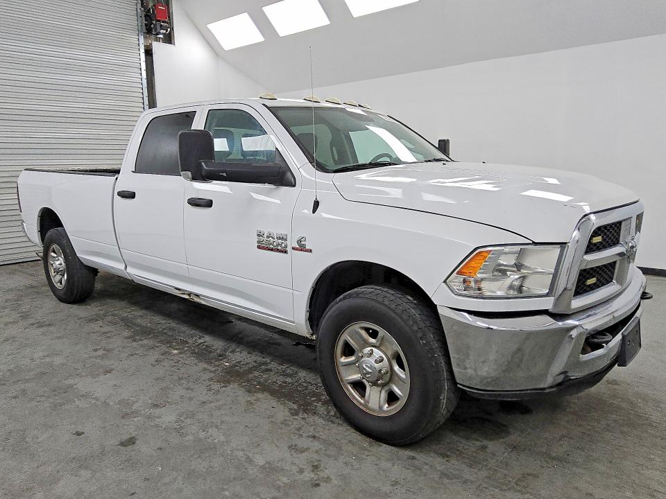 Продажа на аукционе авто 2018 Ram 2500, vin: 3C6UR4HLXJG325580, номер лота: 46405006