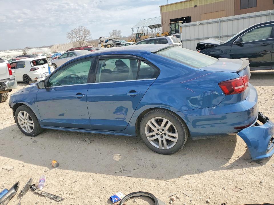 47778976 :رقم المزاد ، 3VW2B7AJ4HM213557 vin ، 2017 Volkswagen Jetta مزاد بيع