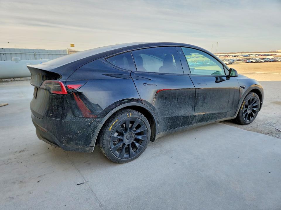 45898046 :رقم المزاد ، 5YJYGDEEXMF097161 vin ، 2021 Tesla Model Y مزاد بيع