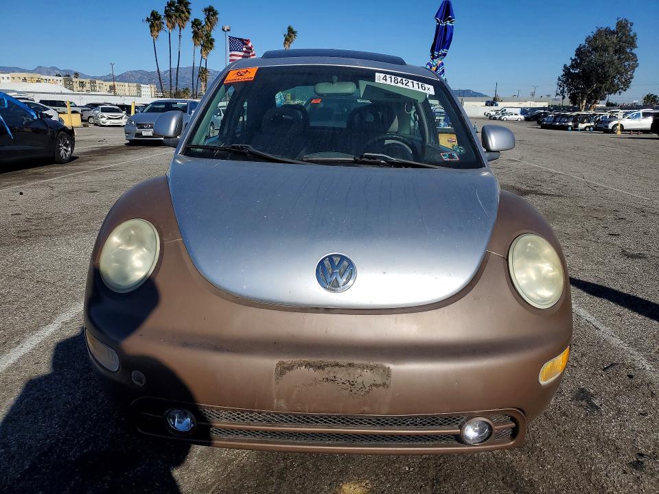 41842116 :رقم المزاد ، 3VWCD21C7YM411438 vin ، 2000 Volkswagen New Beetle مزاد بيع