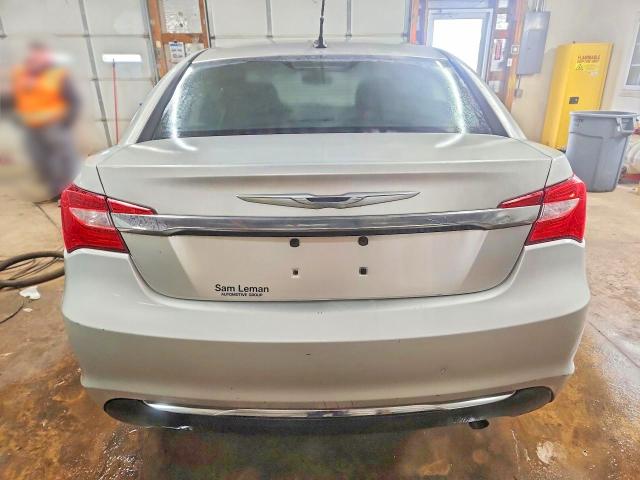 79826935 :رقم المزاد ، 1C3BC1FB6BN562364 vin ، 2011 Chrysler 200 مزاد بيع