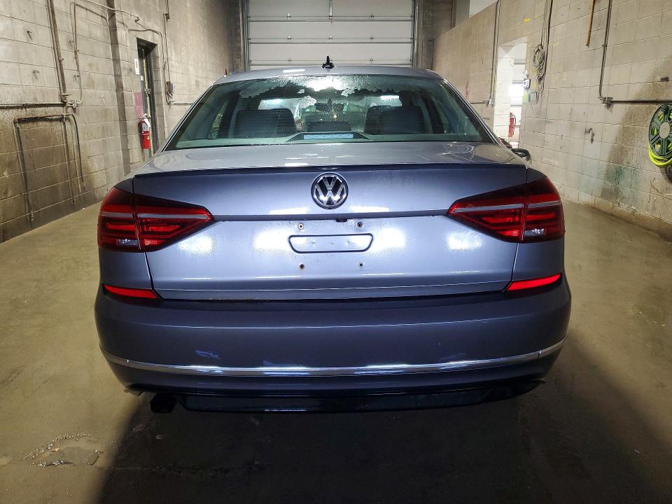 47471156 :رقم المزاد ، 1VWAA7A31JC014960 vin ، 2018 Volkswagen Passat مزاد بيع