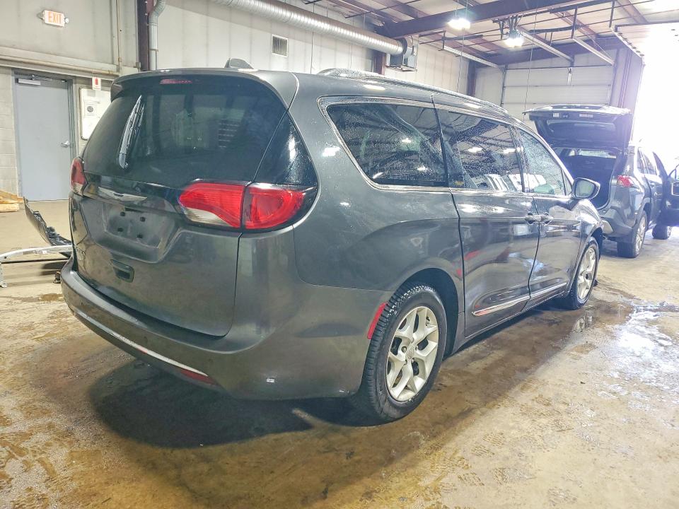 46187336 :رقم المزاد ، 2C4RC1BG9JR111829 vin ، 2018 Chrysler Pacifica مزاد بيع
