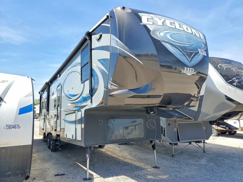 2015 Heartland Rv Cyclone მანქანა იყიდება აუქციონზე, vin: 5SFCG3627FE295402, აუქციონის ნომერი: 78639105