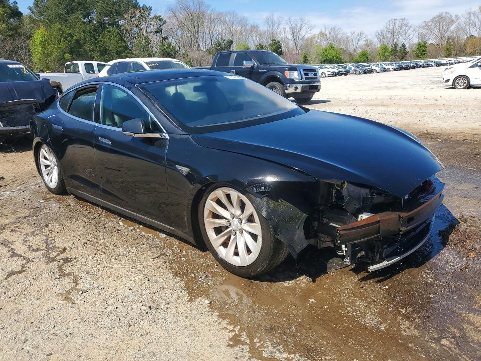 2013 Tesla Model S მანქანა იყიდება აუქციონზე, vin: 5YJSA1DP4DFP06673, აუქციონის ნომერი: 46010926