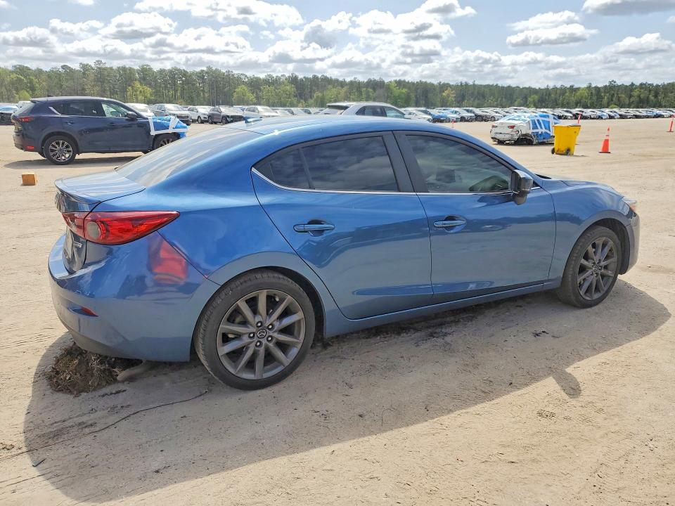 48013696 :رقم المزاد ، 3MZBN1V38JM271080 vin ، 2018 Mazda 3 مزاد بيع