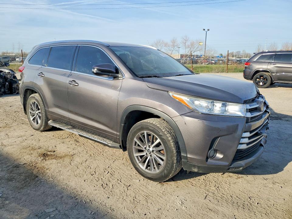 2017 Toyota Highlander მანქანა იყიდება აუქციონზე, vin: 5TDJZRFHXHS432146, აუქციონის ნომერი: 47422776