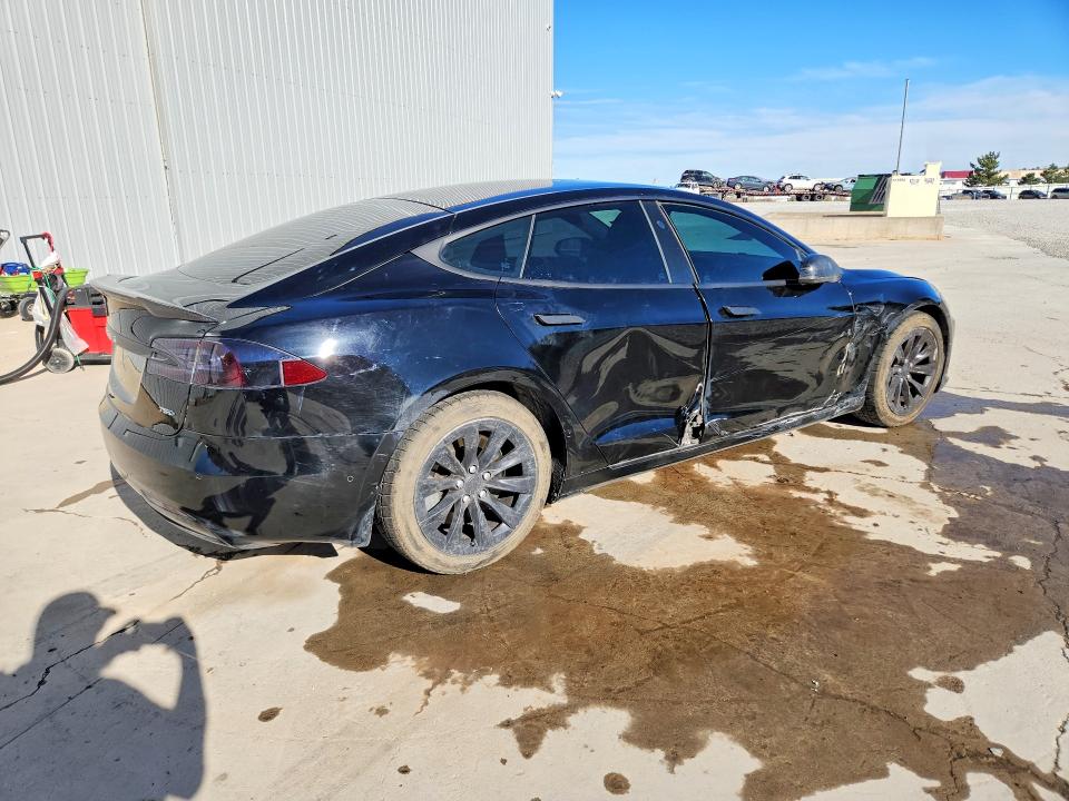 47377126 :رقم المزاد ، 5YJSA1E26JF294013 vin ، 2018 Tesla Model S مزاد بيع
