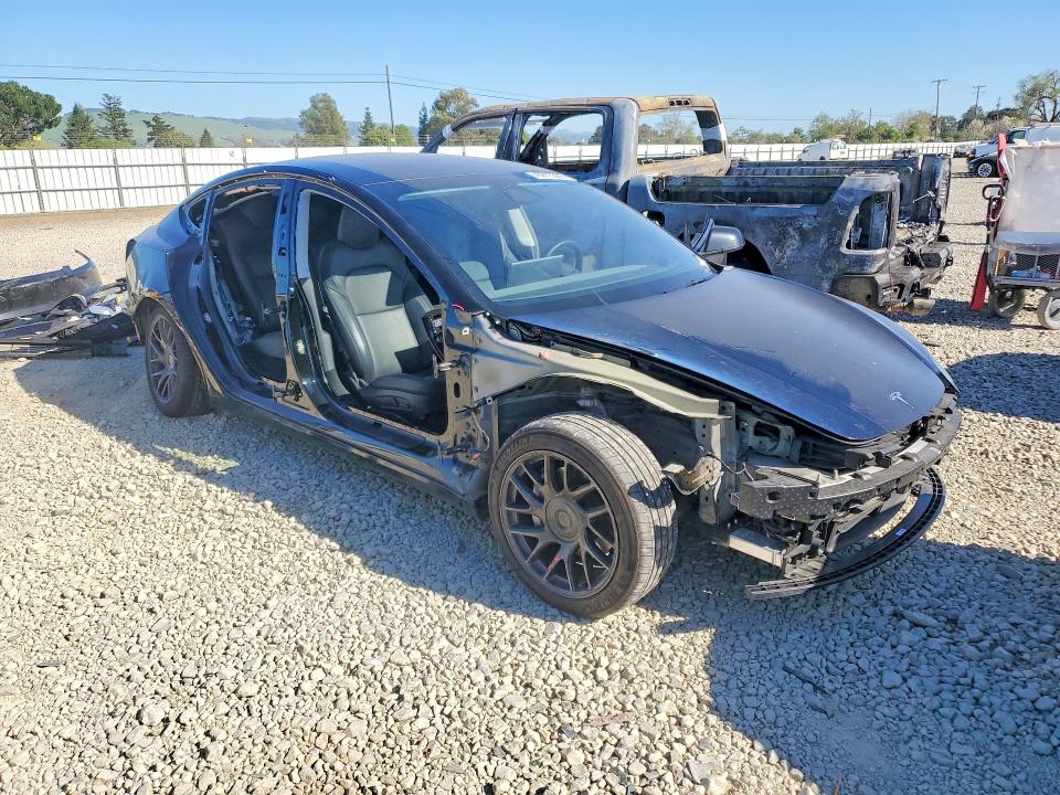 2025 Tesla Model 3 მანქანა იყიდება აუქციონზე, vin: 5YJ3E1EA3SF932042, აუქციონის ნომერი: 45813366