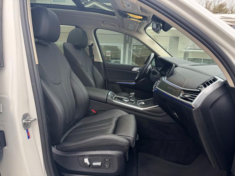 46026046 :رقم المزاد ، 5UXCW2C00M9H53341 vin ، 2021 Bmw X7 مزاد بيع
