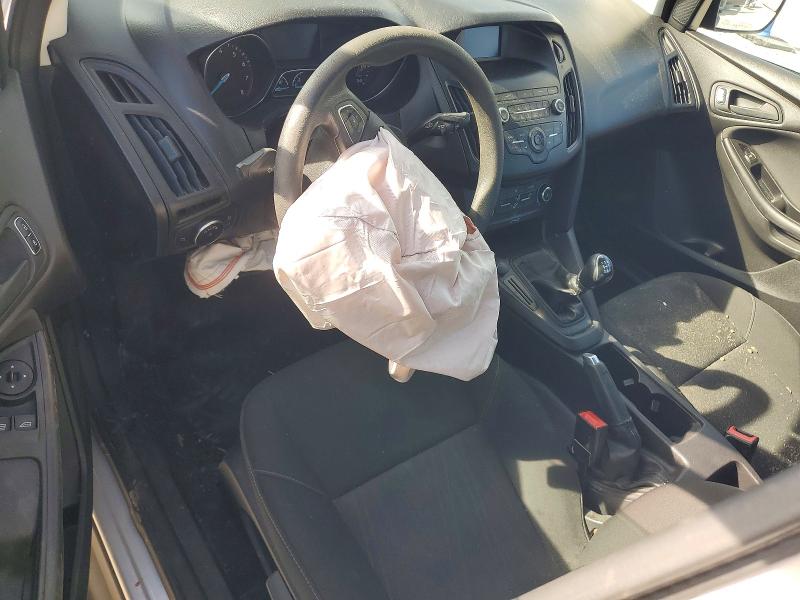 46573376 :رقم المزاد ، 1FADP3E28JL300335 vin ، 2018 Ford Focus مزاد بيع