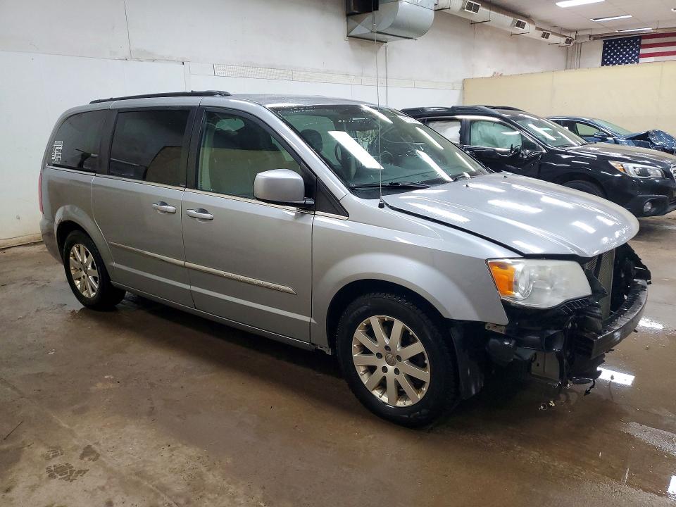 2014 Chrysler Town & Country მანქანა იყიდება აუქციონზე, vin: 2C4RC1BG6ER304557, აუქციონის ნომერი: 47379146