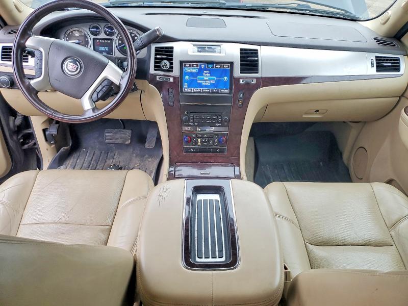 41699406 :رقم المزاد ، 1GYS4JEF4ER234526 vin ، 2014 Cadillac Escalade مزاد بيع