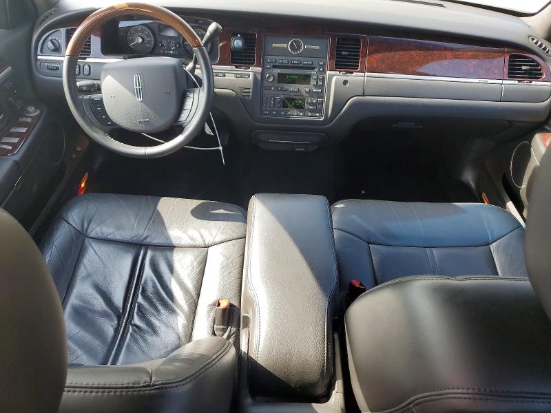 Продажа на аукционе авто 2011 Lincoln Town Car, vin: 2LNBL8CV7BX755958, номер лота: 46834496