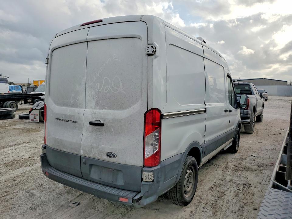 79937375 :رقم المزاد ، 1FTYR1CMXGKB39385 vin ، 2016 Ford Transit مزاد بيع