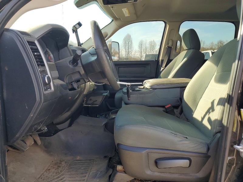 45574346 :رقم المزاد ، 3C6UR5CL9JG340830 vin ، 2018 Ram 2500 مزاد بيع
